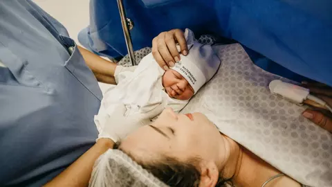 (P) Cum să treci mai ușor peste depresia postnatală