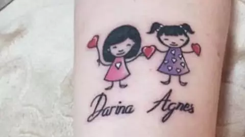 Ce mesaj emoționant și-a tatuat un bărbat pe braț după moartea fiicelor sale