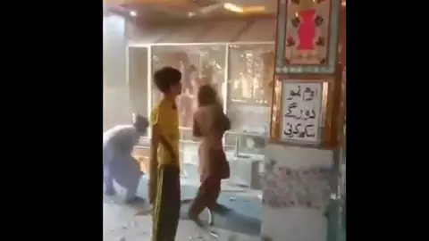 Un copil, de 8 ani, din Pakistan, riscă să fie condamant la moarte pentru blasfemie