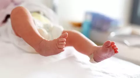 Doi părinți și-au dus copilul la doctor pentru o iritație și au descoperit că are cancer