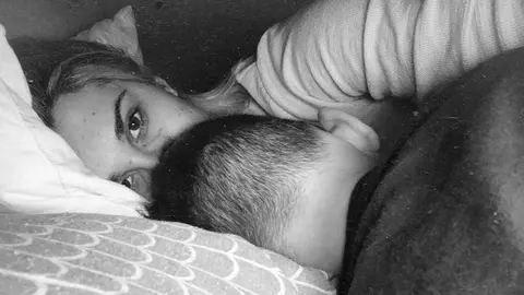 Cântăreața Adda încă mai doarme în pat cu fiul ei de cinci ani: "Nu aș schimbă asta cu nimic"