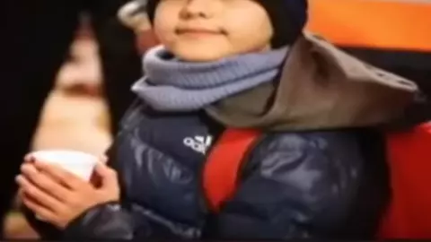 Un copil de 11 ani, din Ucraina, a ajuns singur în Slovacia, având numărul de telefon scris pe o mână