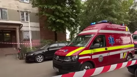 Procurorii au schimbat acuzațiile în cazul femeii din Timișoara care s-a aruncat de pe bloc cu copiii în brațe