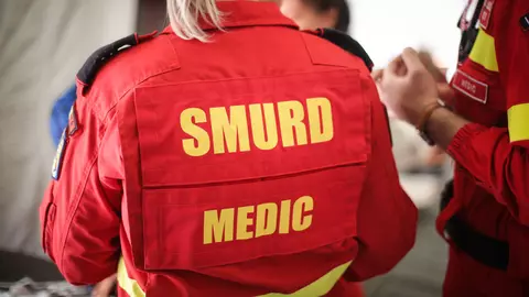 O fetiță și mama ei, lovite pe o trecere de pietoni din Prahova. Copilul a decedat, iar mama este în stare gravă