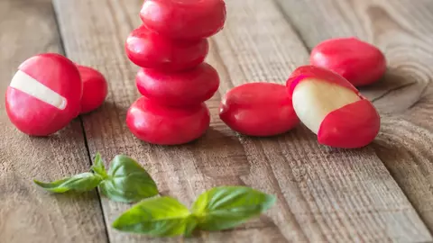 Un băiat, de 7 ani, a murit în fața colegilor, după ce a încercat să înghită o bucată de brânză