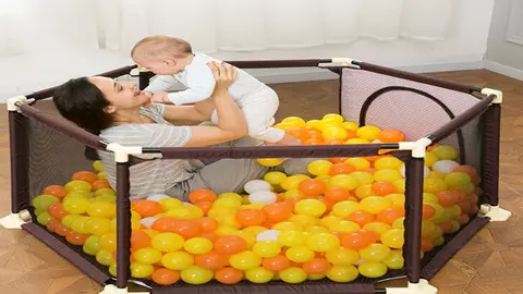 Țarcuri pentru bebeluși - recomandate sau interzise de experții în psihologia dezvoltării copilului?