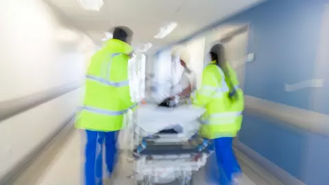 Ce diagnostic îngrozitor a primit un băiat despre care se credea că suferă de constipație