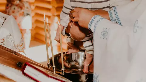 Când nu se fac botezuri în 2025. Sfaturi pentru proaspeții părinți despre perioada de creștinare a copilului