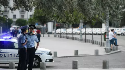 Un elev din Maramureș a fost bătut de un polițist în curtea școlii unde învăța