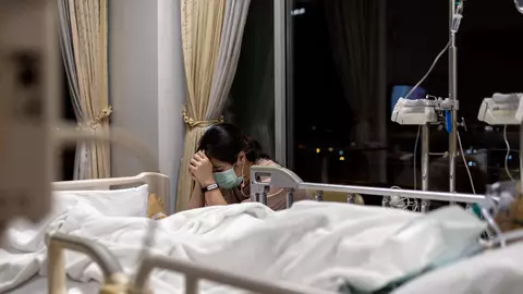  Încă o victimă la Spitalul "Sfânta Maria" din Iași. Părinții copiilor decedați rup tăcerea despre haosul din ATI. "Totul trebuie să fie steril. Nu foloseau mănuși sterile!"