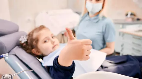 Prima vizită la stomatolog. Cum să pregătești copilul pentru o experiență pozitivă la dentist
