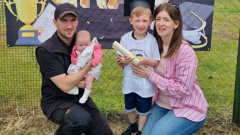 Un băiat cu simptome de amigdalită a aflat că are leucemie. "Nu te aștepți niciodată la așa ceva!"