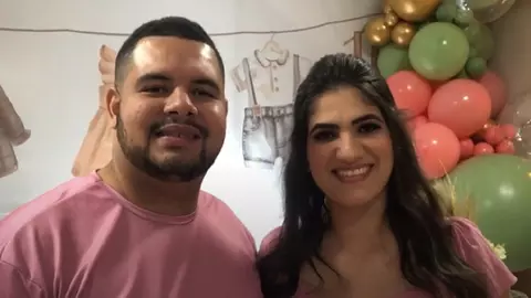 O femeie a adus pe lume șase copii în 10 minute. 32 de profesioniști din domeniul medical au asistat la naștere