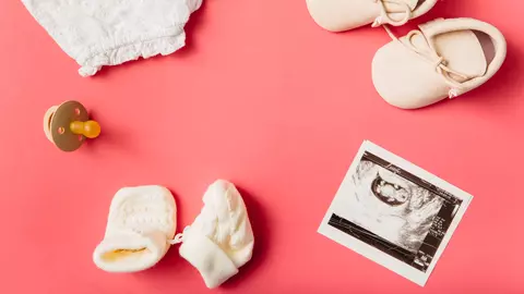 Planificarea și pregătirea pentru venirea bebelușului: Top 5 elemente esențiale care nu trebuie să-ți lipsească