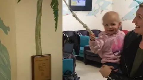 O fetiță care refuza să mănânce și avea febră a fost diagnosticată cu leucemie