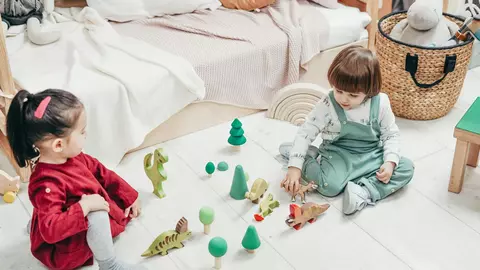 Când frații împart aceeași cameră: 4 sfaturi pentru crearea unui spațiu care să satisfacă nevoile fiecăruia