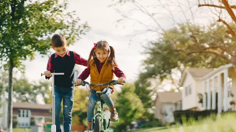 Cum să-ți ajuți copilul să fie independent: sfaturi utile pentru părinți