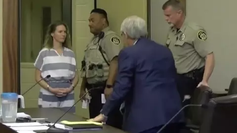 O femeie a fost condamnată la 30 de ani de închisoare pentru că și-a torturat și abuzat cu brutalitate copiii