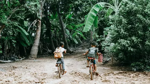 Copiii şi sportul: 5 activităţi distractive pentru copii în aer liber