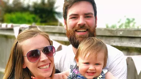 O fetiță născută surdă și-a căpătat auzul cu ajutorul unei terapii revoluționare