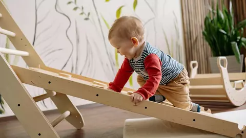 Cum să utilizezi centrele de activități pentru a stimula  creativitatea bebelușului?