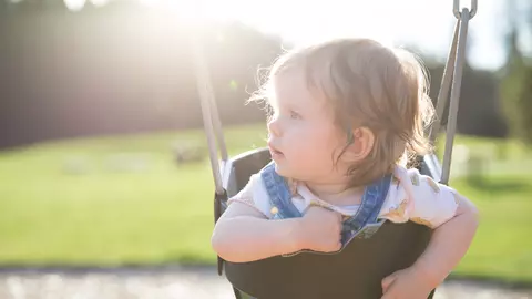 O femeie refuză să-i spună fiicei că are o dizabilitate pentru a o crește "ca pe un copil obișnuit"