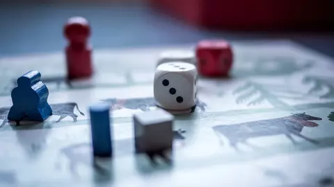 Beneficiile jocurilor de societate pentru dezvoltarea prichindeilor - iată de ce ar trebui să organizezi o seară de jocuri în familie