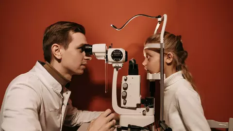 Cum să identifici primele semne ale problemelor oftalmologice la cei mici