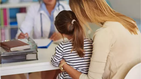 Cum gestionăm consumul de zahăr la copii? Mergem la consult la pediatrie cu această problemă