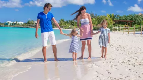 Vacanță în Sardinia cu familia: activități și locuri pentru toți membrii familiei