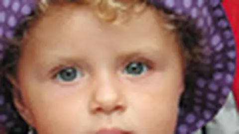 Pe olita, rasfoind o carte