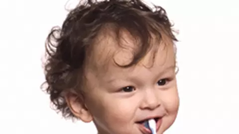 Dintisorii de lapte: cand si cum