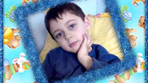 Ii plac fetele de mic