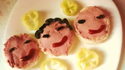 Sandvisuri happy face