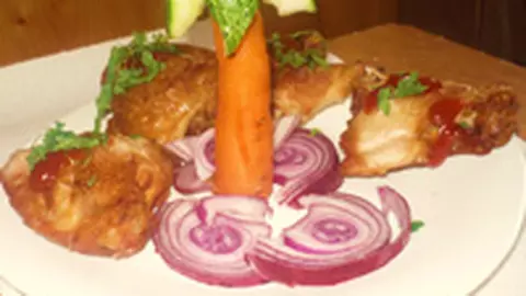 Insula cu palmier din pui si legume