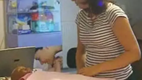 Asezarea bebelusului in pat