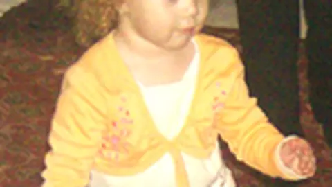 "Nu fii suparata...o sa-ti creasca dinti"