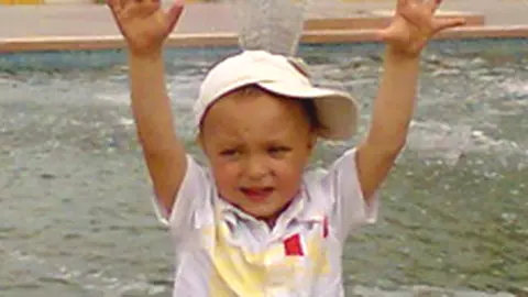 Mami, uite titi multe