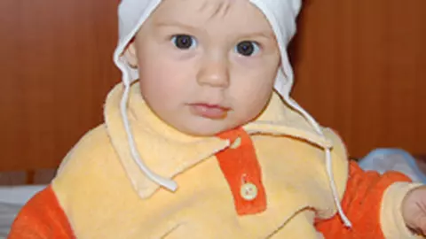 Rusinica la sefa in brate