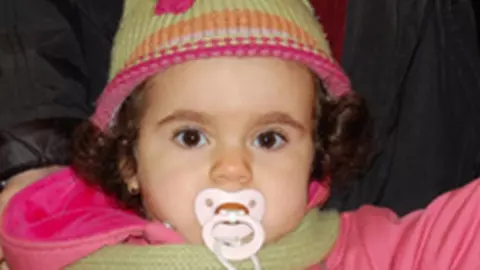 Ne dam cu gel pe gingii