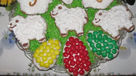 Desert de Paste in forma de iepurasi si oite