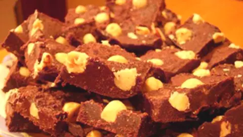 Ciocolata de casa cu alune