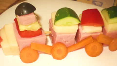 Trenulet din sunca, legume si cascaval