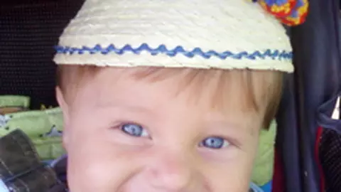 Comunicam prin atingeri si mangaieri