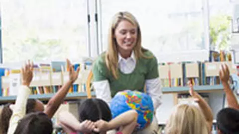 Salvati Copiii considera ca alocatia de stat e un drept universal al tuturor copiilor