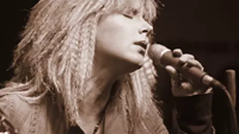 Artista britanica Lu Cozma si World Vision Romania sprijina copii din comunitatile rurale