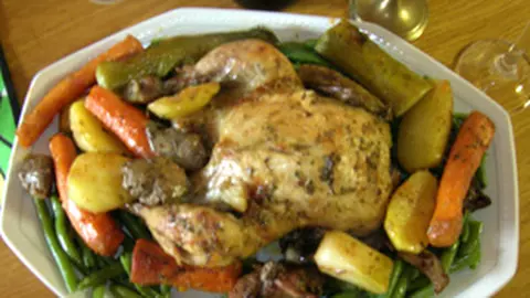 Pui la cuptor cu sote de legume