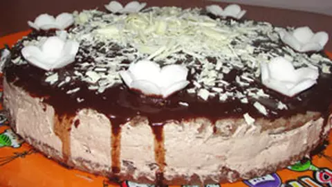 Tort cu mousse de ciocolata
