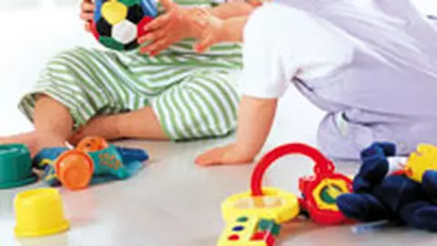 Primele jucarii pentru bebelus