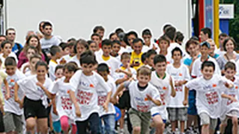 Peste 2000 de copii au sarbatorit impreuna a zecea editie a Arenelor de Joaca